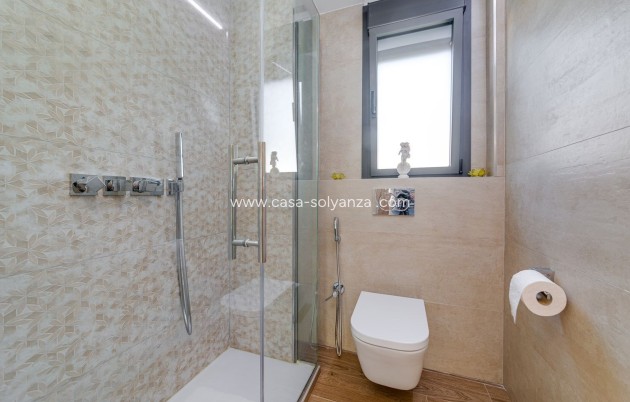 Wiederverkauf - Independent villa - Torrevieja