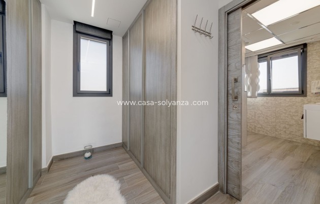 Wiederverkauf - Independent villa - Torrevieja