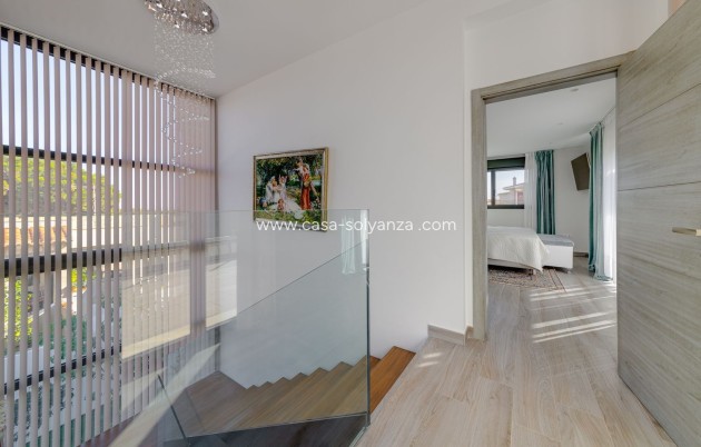 Wiederverkauf - Independent villa - Torrevieja