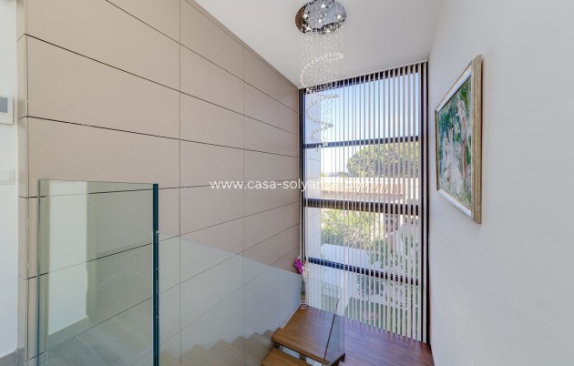 Wiederverkauf - Independent villa - Torrevieja