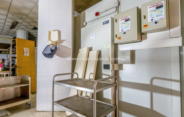 Resale - Commercial - Torrevieja - Costa Blanca