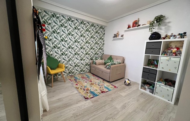 Resale - Apartment / flat - Torrevieja - Aguas nuevas