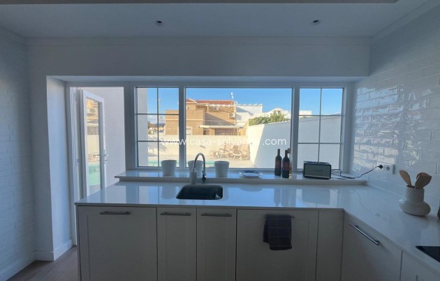 Resale - Villa - La Siesta - Costa Blanca