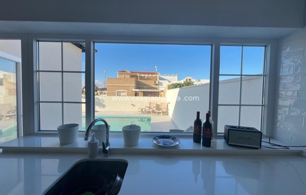Resale - Villa - La Siesta - Costa Blanca