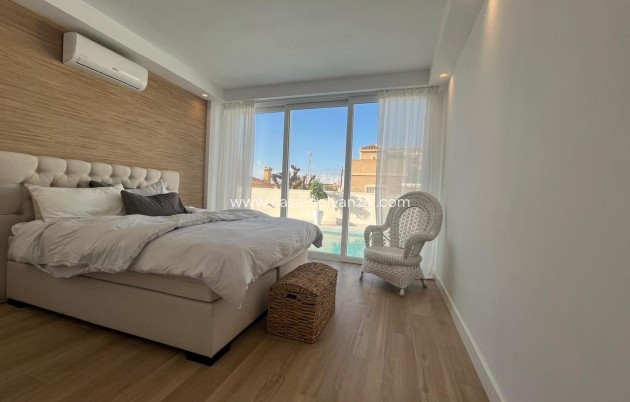 Resale - Villa - La Siesta - Costa Blanca