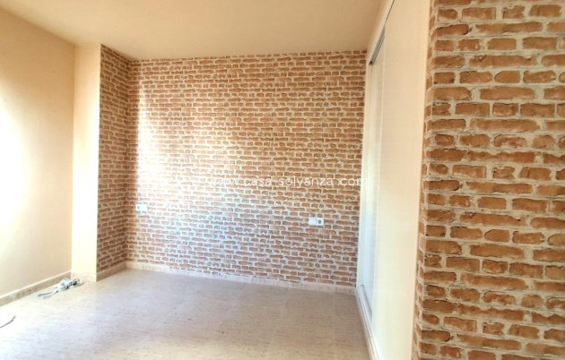 Resale - Apartment / flat - Torrevieja - Center