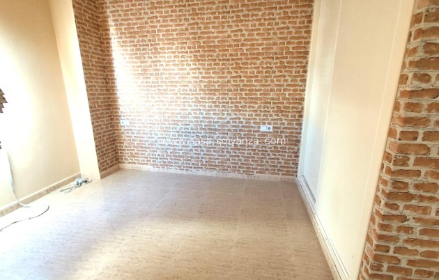 Resale - Apartment / flat - Torrevieja - Center