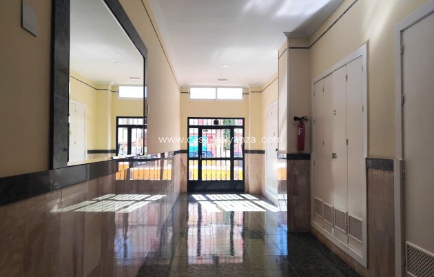 Resale - Apartment / flat - Torrevieja - Center