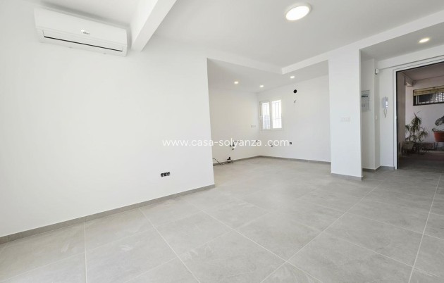 Resale - Apartment / flat - Torrevieja - Playa del Cura
