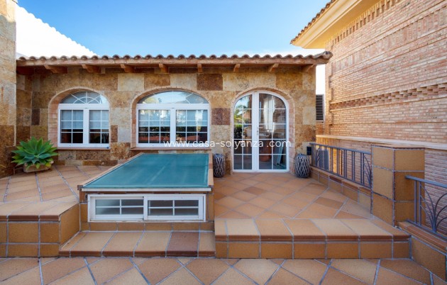 Herverkoop - Villa - San Vicente del Raspeig - Inland