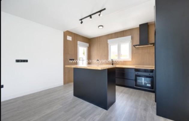 Herverkoop - Villa - Torrevieja - La Siesta