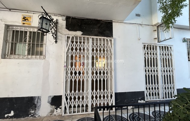 Revente - Commercial - Villamartin - Villamartín