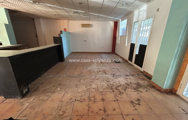 Revente - Commercial - Villamartin - Villamartín