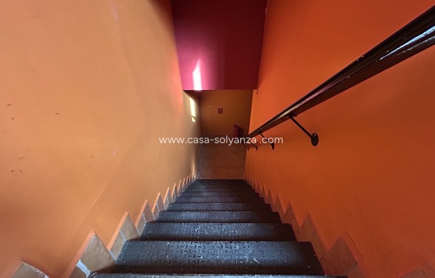 Revente - Commercial - Villamartin - Villamartín