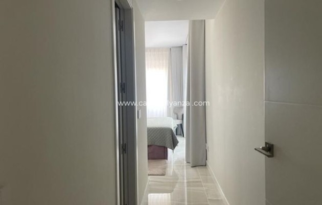 Resale - Apartment / flat - Punta Prima - Costa Blanca