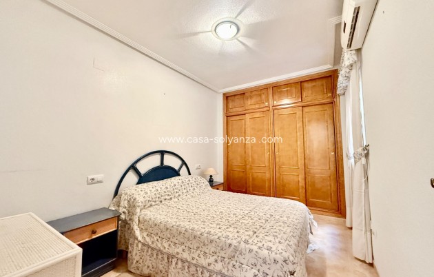 Resale - Apartment / flat - Torrevieja - Center