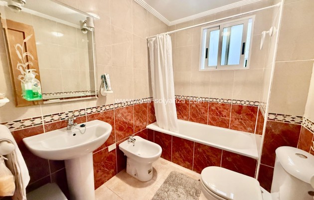 Resale - Apartment / flat - Torrevieja - Center