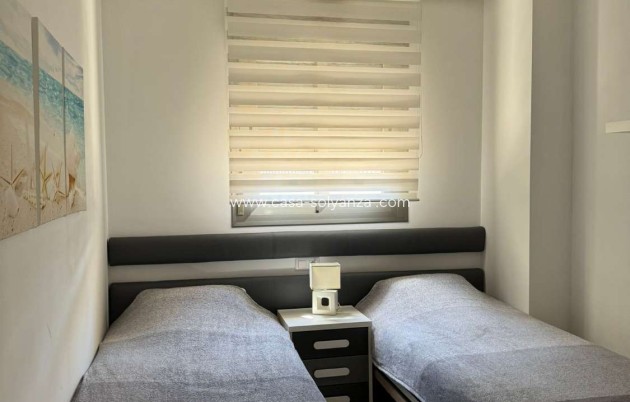 Reventa - Apartamento / piso - Orihuela - Villamartín-Las Filipinas