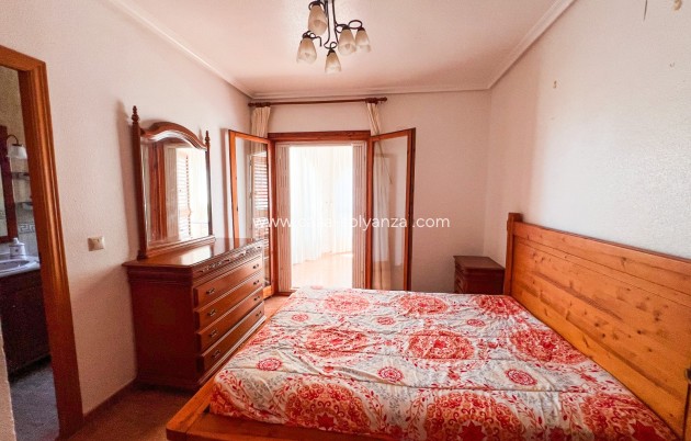 Resale - Semi Detached House - Torrevieja