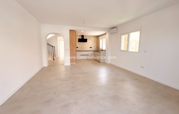 Reventa - Semi-Detached Villa - El Campello - Pueblo Acantilado - Venta Lanuza