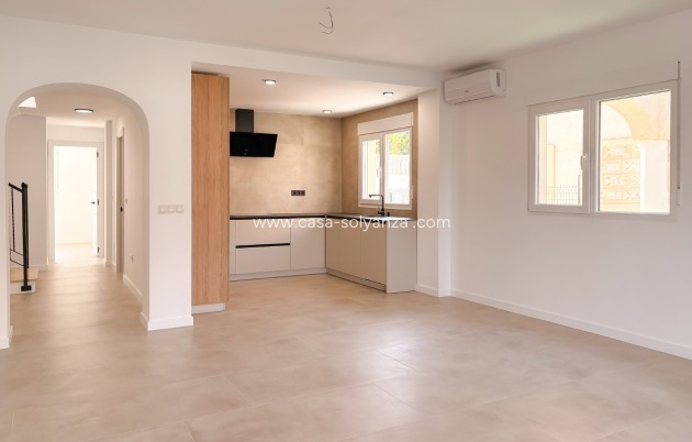 Reventa - Semi-Detached Villa - El Campello - Pueblo Acantilado - Venta Lanuza