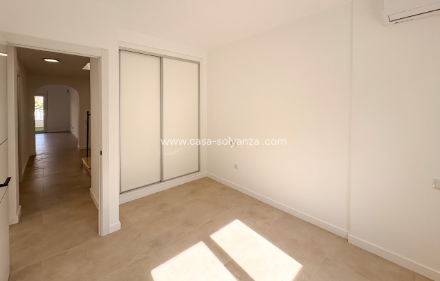 Reventa - Semi-Detached Villa - El Campello - Pueblo Acantilado - Venta Lanuza