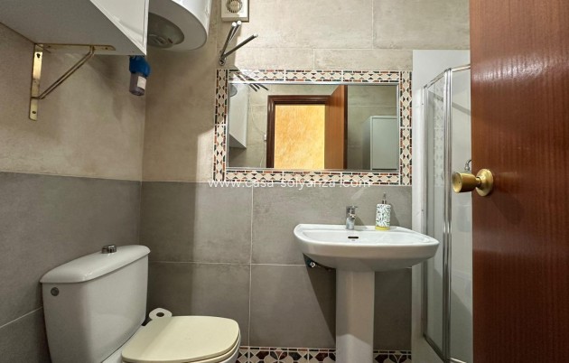 Reventa - Apartamento / piso - Torrevieja - Center