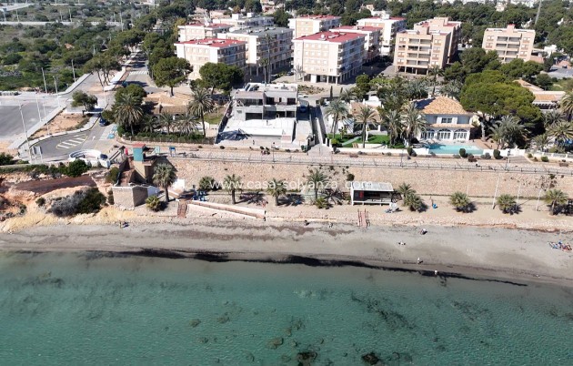 Neue Gebäude - Villa - Punta Prima