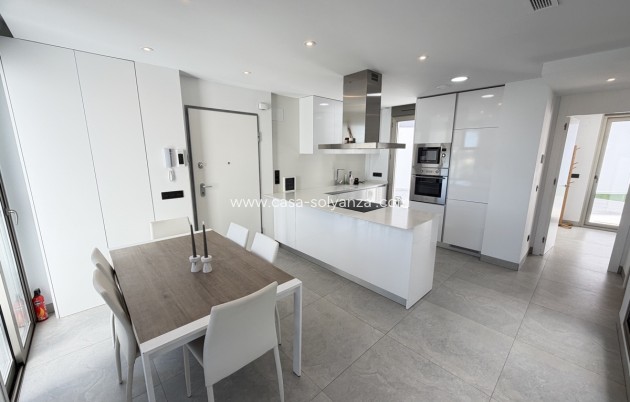 Reventa - Villa - Villamartin - Villamartín