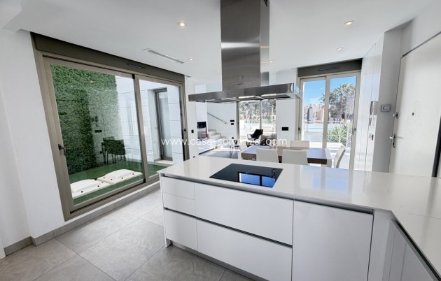 Reventa - Villa - Villamartin - Villamartín