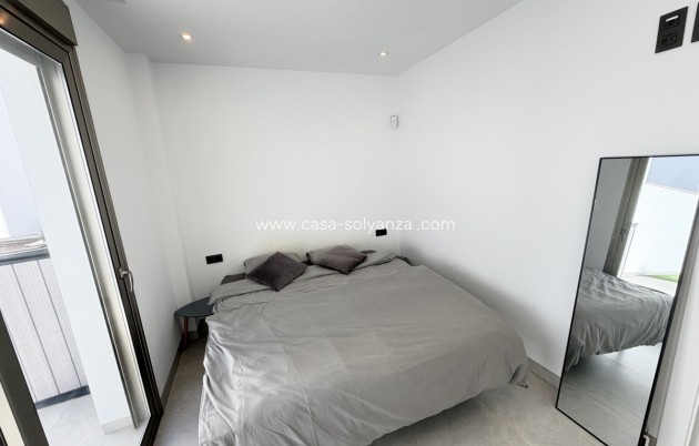 Reventa - Villa - Villamartin - Villamartín