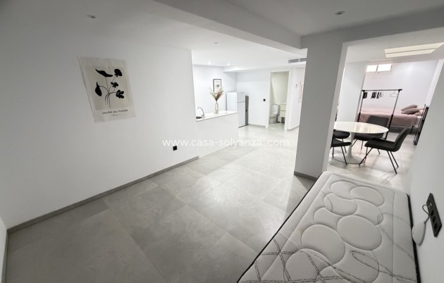 Reventa - Villa - Villamartin - Villamartín