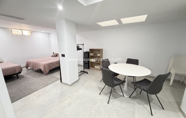 Reventa - Villa - Villamartin - Villamartín