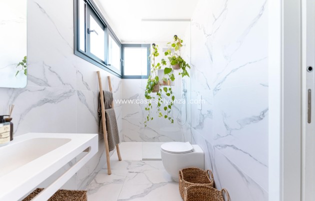 Reventa - Villa - San Miguel de Salinas - Bellavista