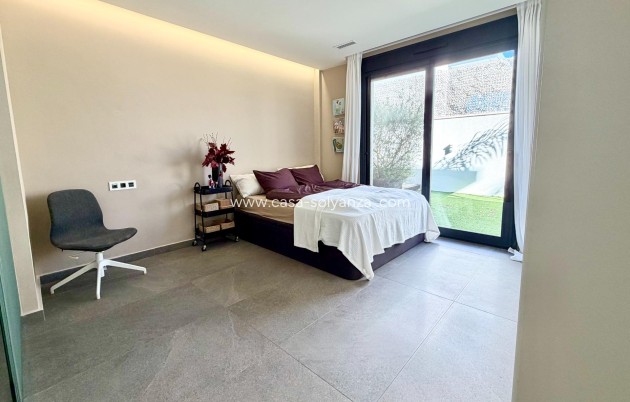 Reventa - Villa - San Miguel de Salinas - Bellavista