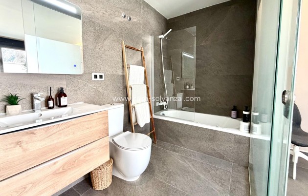 Reventa - Villa - San Miguel de Salinas - Bellavista