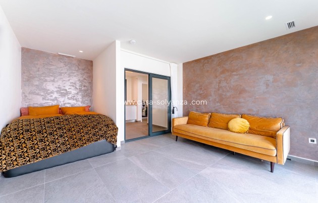 Reventa - Villa - San Miguel de Salinas - Bellavista