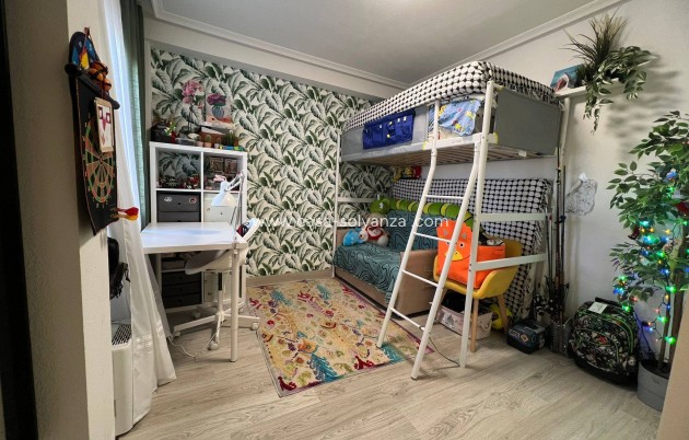 Reventa - Apartamento / piso - Torrevieja - Aguas nuevas