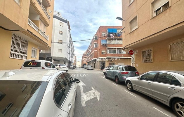 Reventa - Apartamento / piso - Torrevieja - Center