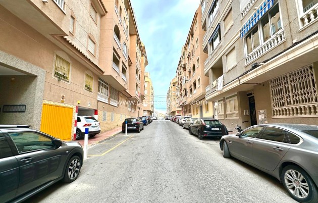 Reventa - Apartamento / piso - Torrevieja - Center