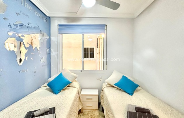 Reventa - Apartamento / piso - Torrevieja - Center