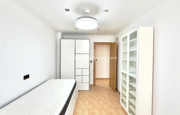 Reventa - Apartamento / piso - Torrevieja - Center