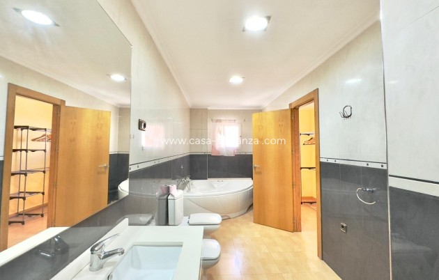 Reventa - Apartamento / piso - Torrevieja - Center