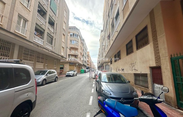 Reventa - Apartamento / piso - Torrevieja - Center