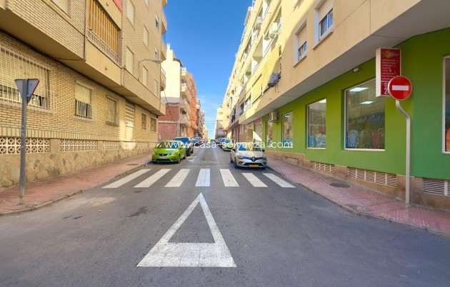 Reventa - Apartamento / piso - Torrevieja - Center