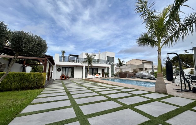 Resale - Villa - Los Balcones - Costa Blanca