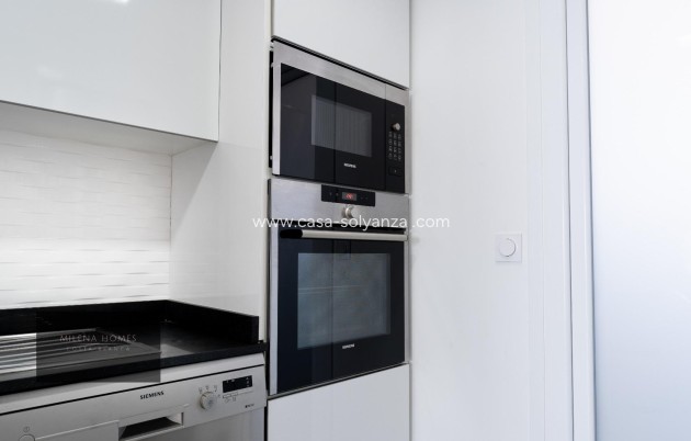 Resale - Apartment / flat - Torrevieja - Punta Prima