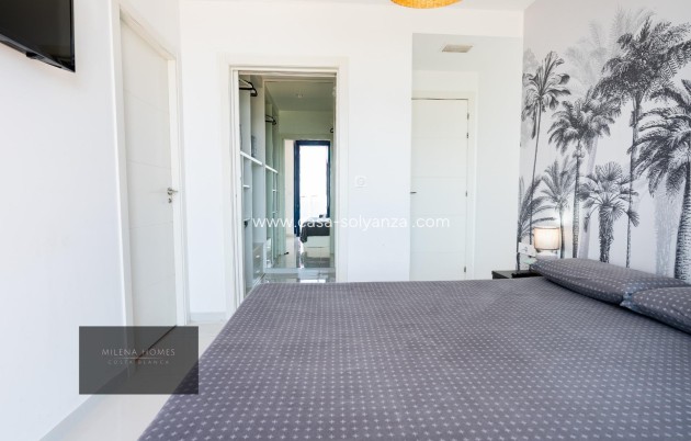 Resale - Apartment / flat - Torrevieja - Punta Prima