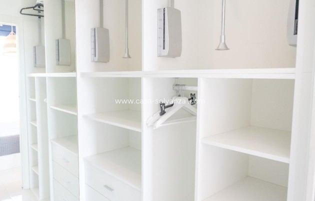 Resale - Apartment / flat - Torrevieja - Punta Prima