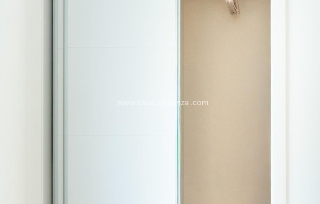 Resale - Apartment / flat - Torrevieja - Punta Prima